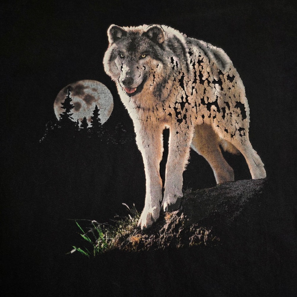 Thrashed Gildan Shirt Mens XL Black Wolf Moon Graphic Nature Tee Honduras - Picture 2 of 7